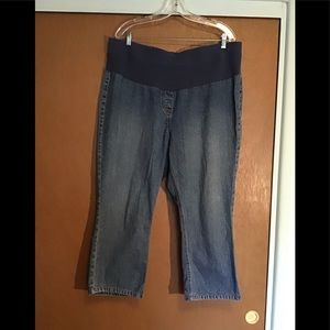 Maternity size XL/14 Capri or short jeans